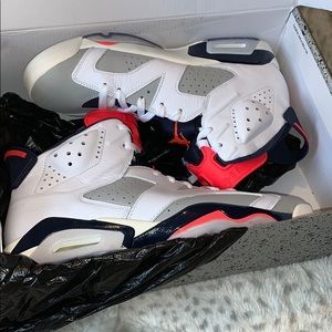 JORDAN 6 RETRO